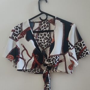 SHEIN Buckle And Chain Print Tie Front Blouse